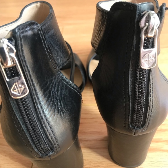 Antonio Melani Block Heels Sz 8 - Picture 9 of 9